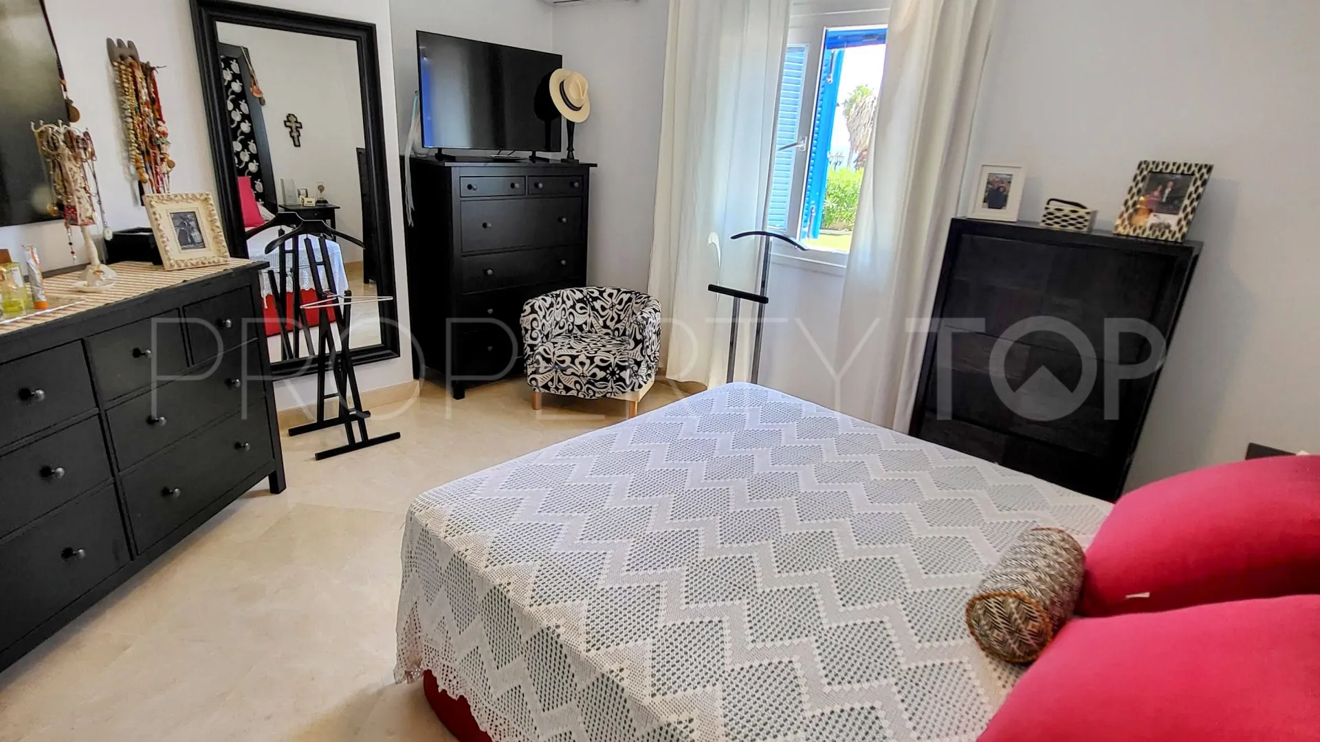 Se vende apartamento planta baja en La Noria IV con 3 dormitorios