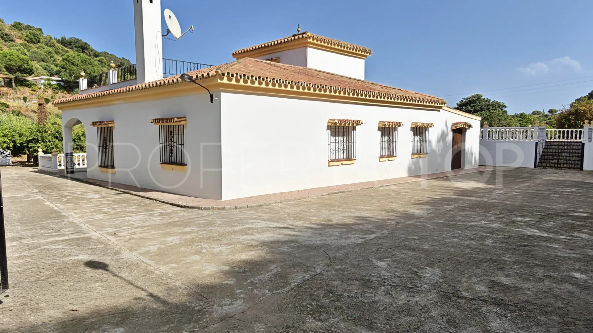 Villa for sale in El Velerin with 3 bedrooms