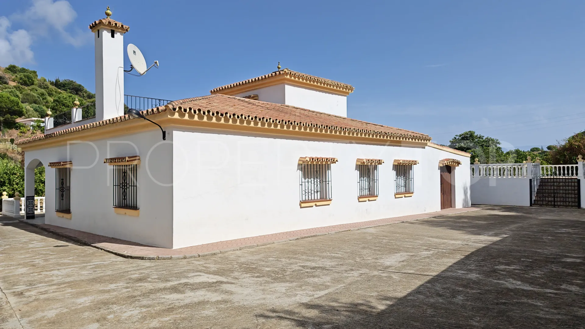 Villa for sale in El Velerin with 3 bedrooms