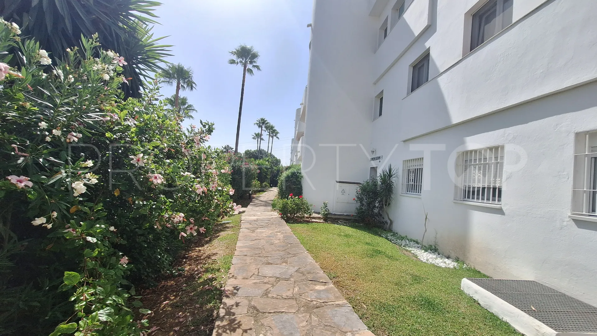 Comprar apartamento en Estepona Oeste