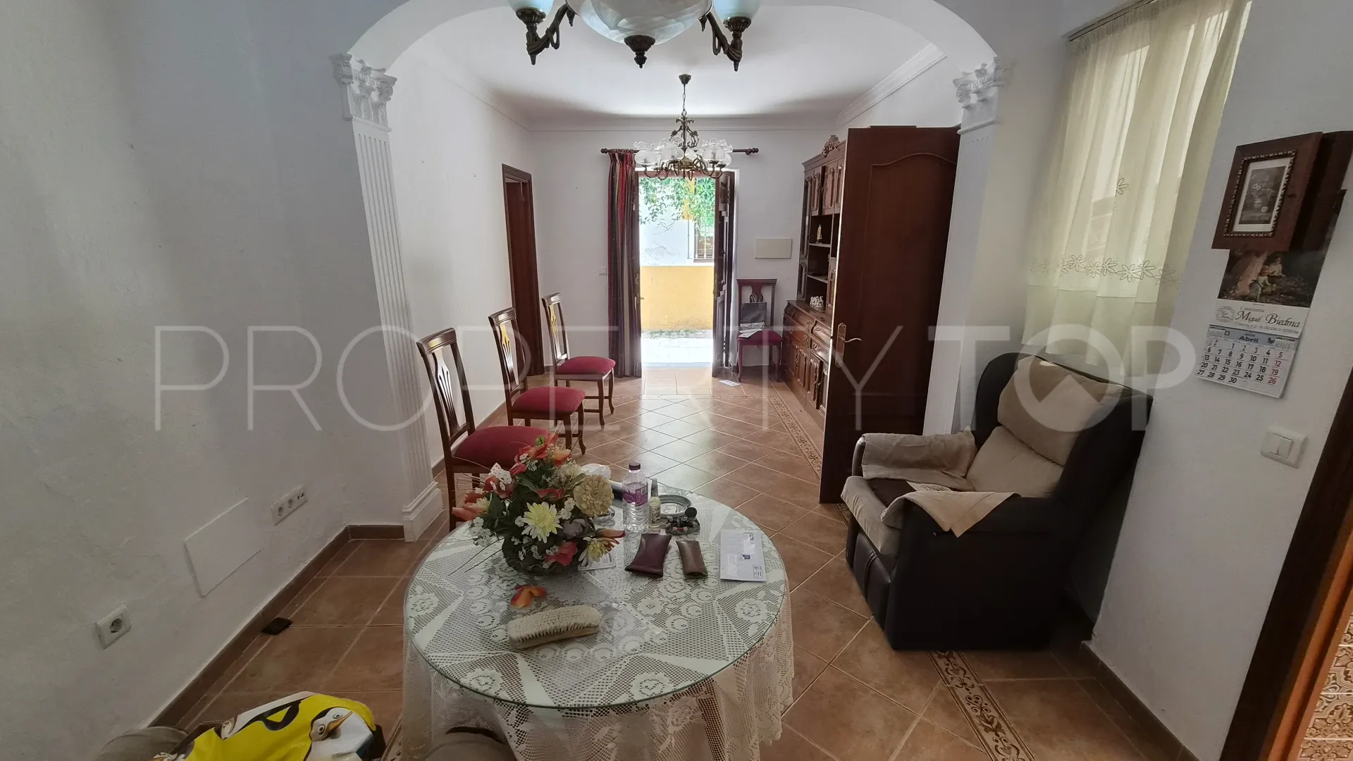Adosado con 3 dormitorios a la venta en Estepona Casco Antiguo