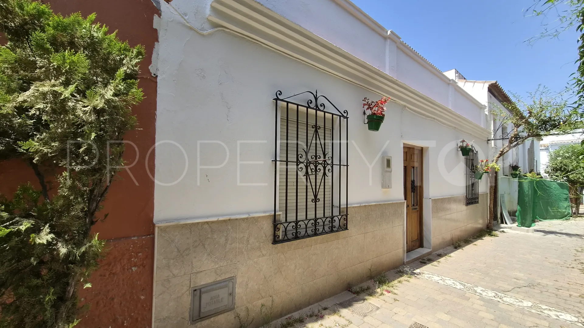 Adosado con 3 dormitorios a la venta en Estepona Casco Antiguo
