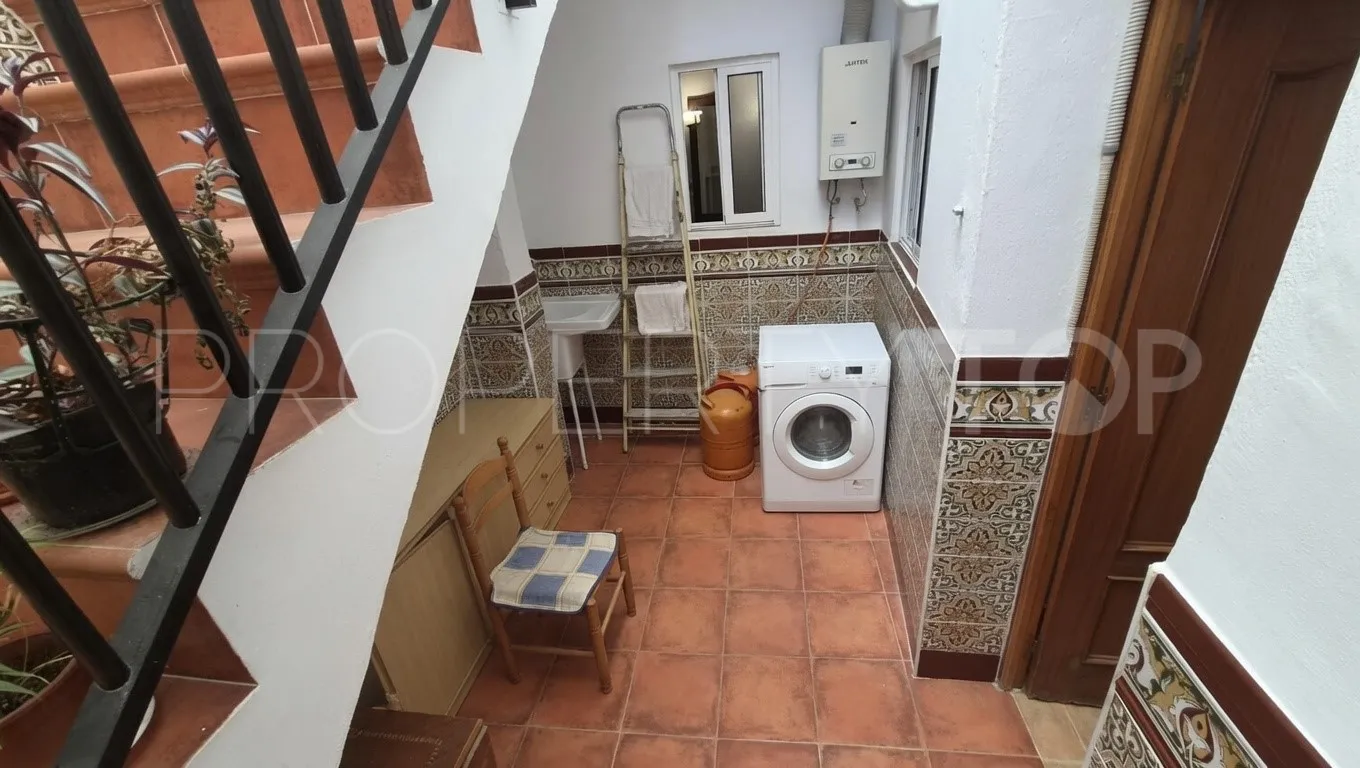 Adosado con 3 dormitorios a la venta en Estepona Casco Antiguo