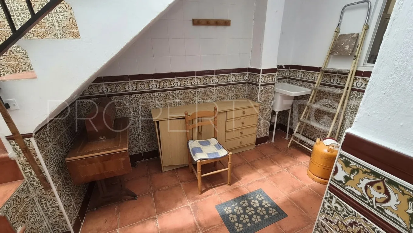 Adosado con 3 dormitorios a la venta en Estepona Casco Antiguo