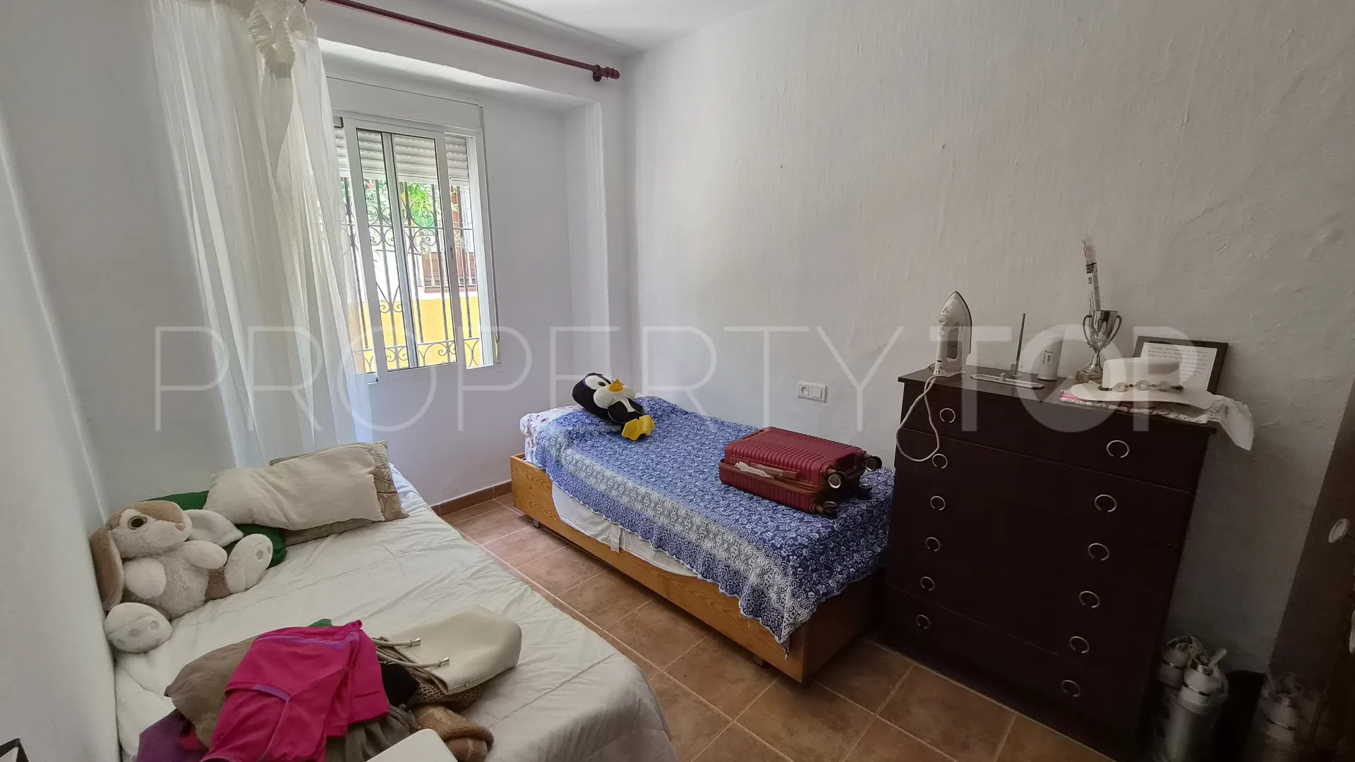 Adosado con 3 dormitorios a la venta en Estepona Casco Antiguo