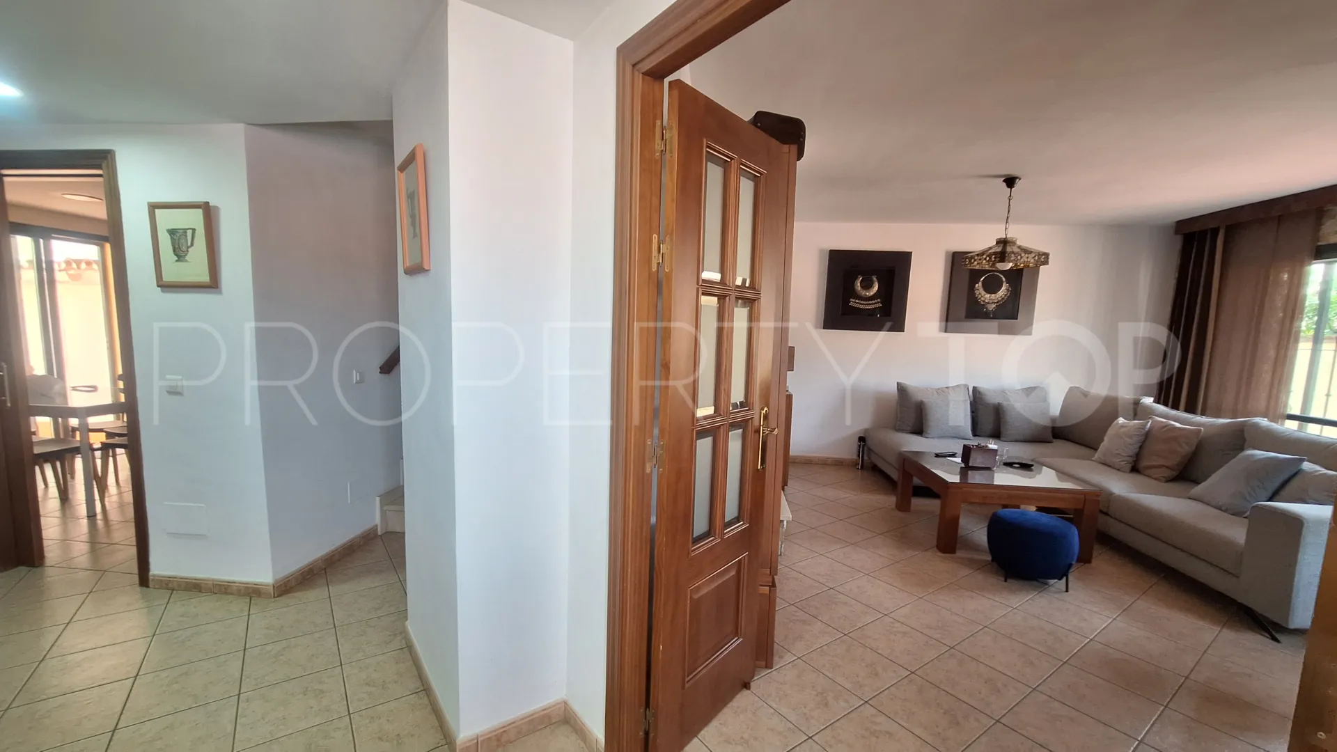 Se vende adosado en Estepona Ciudad de 6 dormitorios
