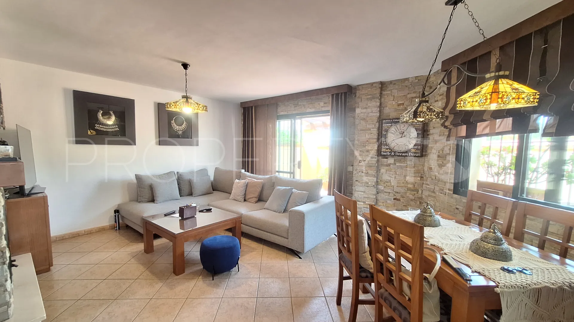 Se vende adosado en Estepona Ciudad de 6 dormitorios