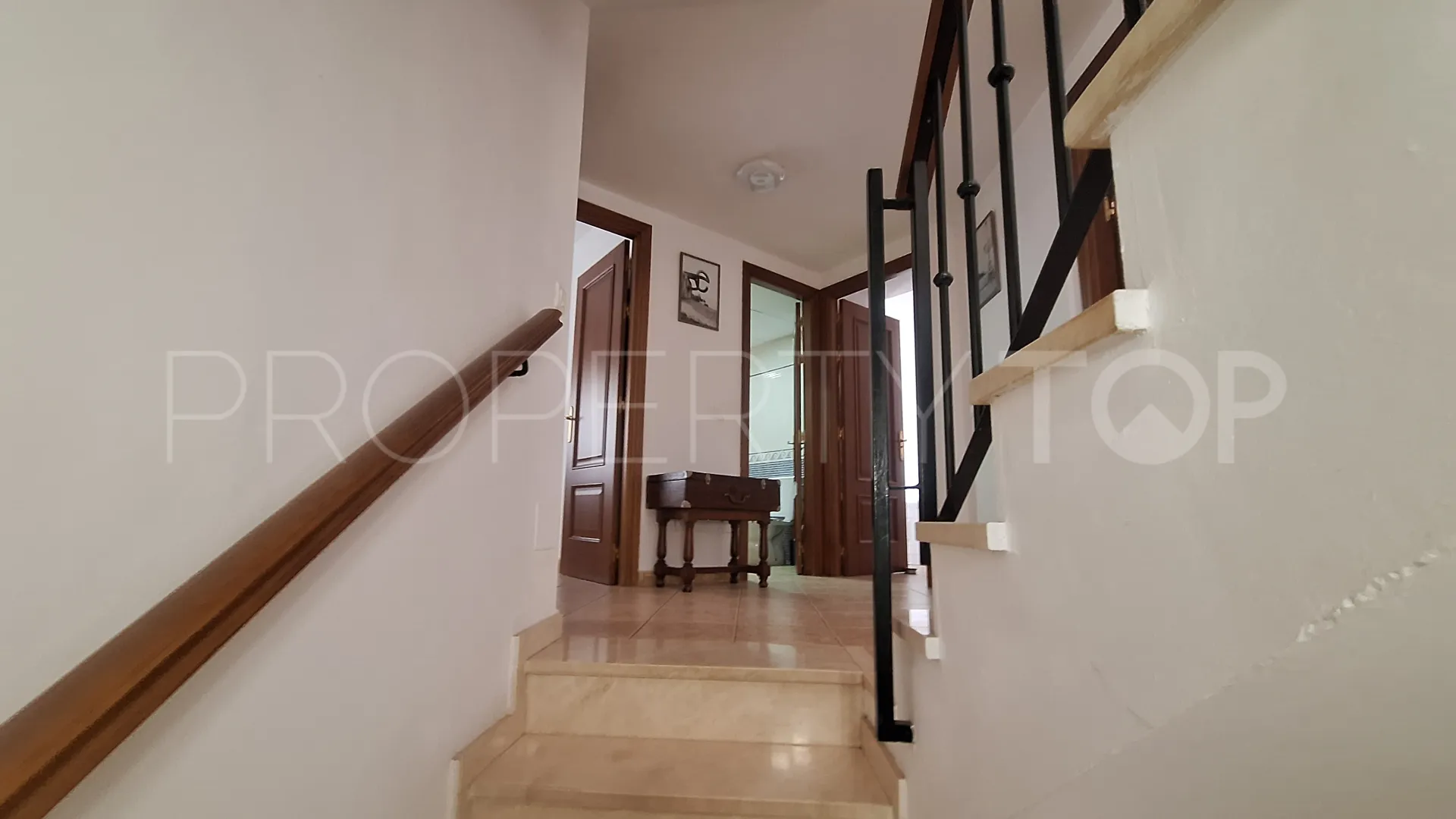Se vende adosado en Estepona Ciudad de 6 dormitorios