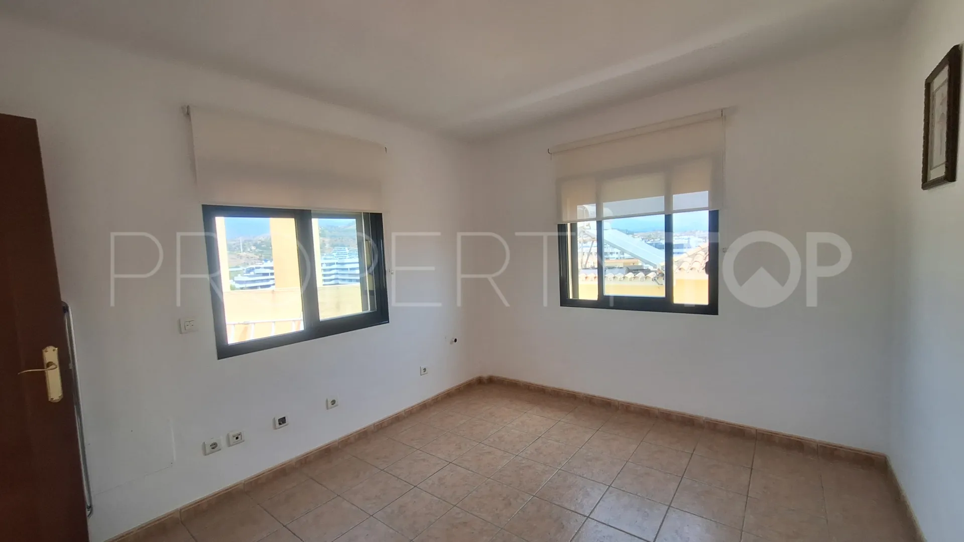 Se vende adosado en Estepona Ciudad de 6 dormitorios