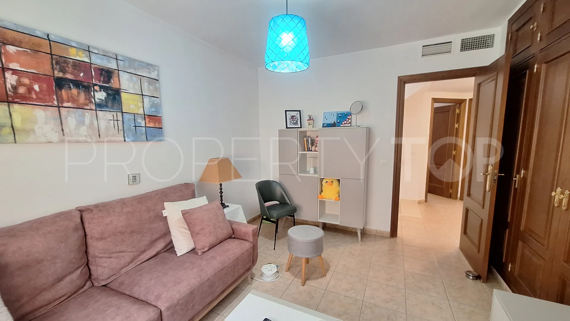 Se vende adosado en Estepona Ciudad de 6 dormitorios