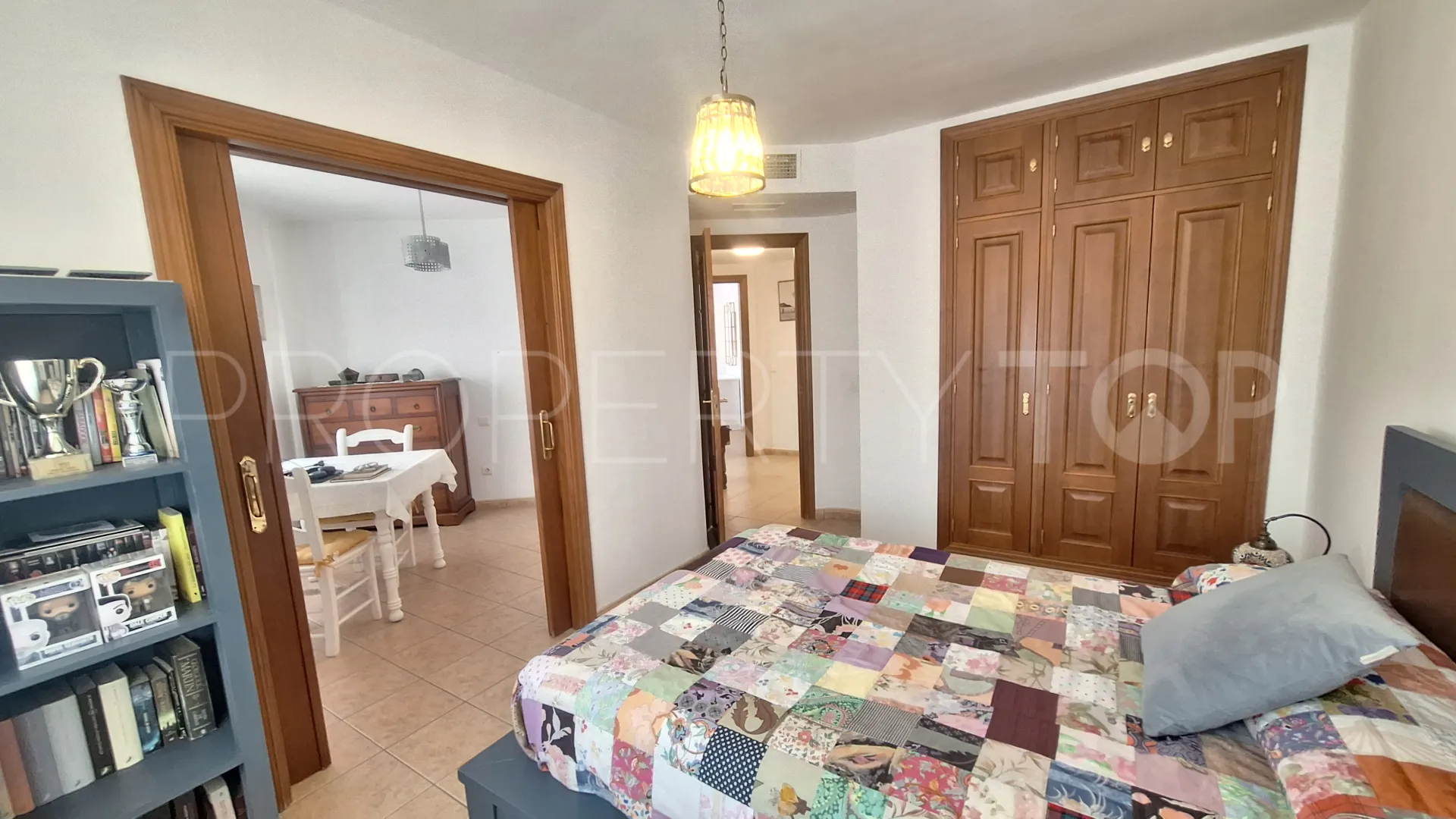 Se vende adosado en Estepona Ciudad de 6 dormitorios