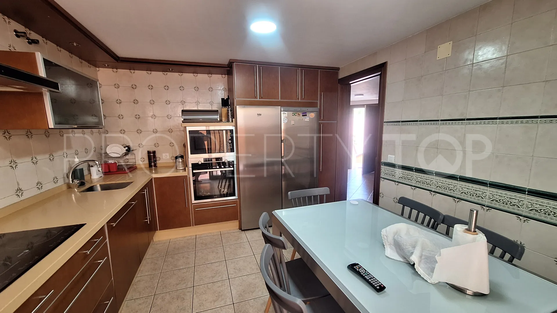 Se vende adosado en Estepona Ciudad de 6 dormitorios