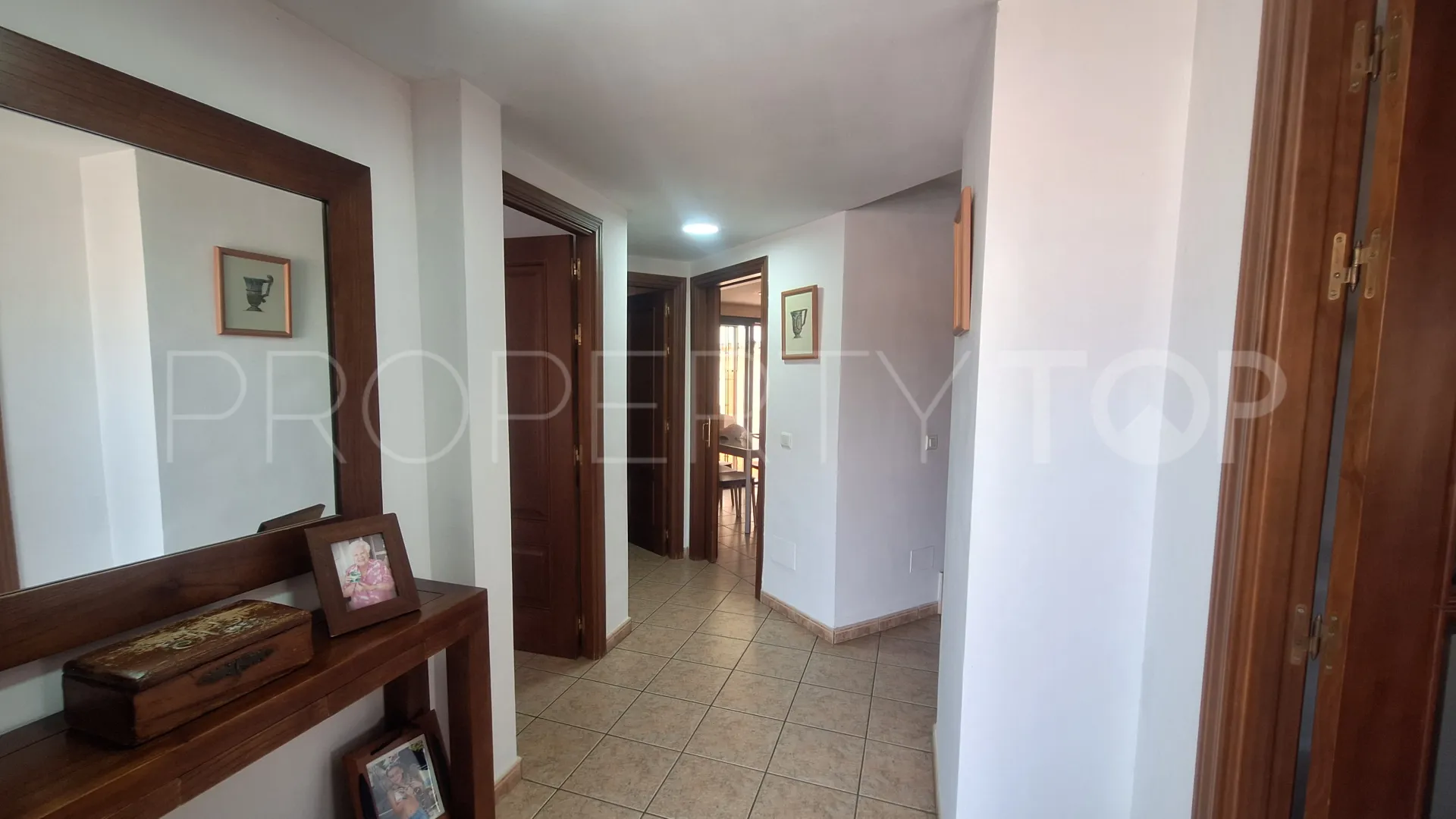 Se vende adosado en Estepona Ciudad de 6 dormitorios