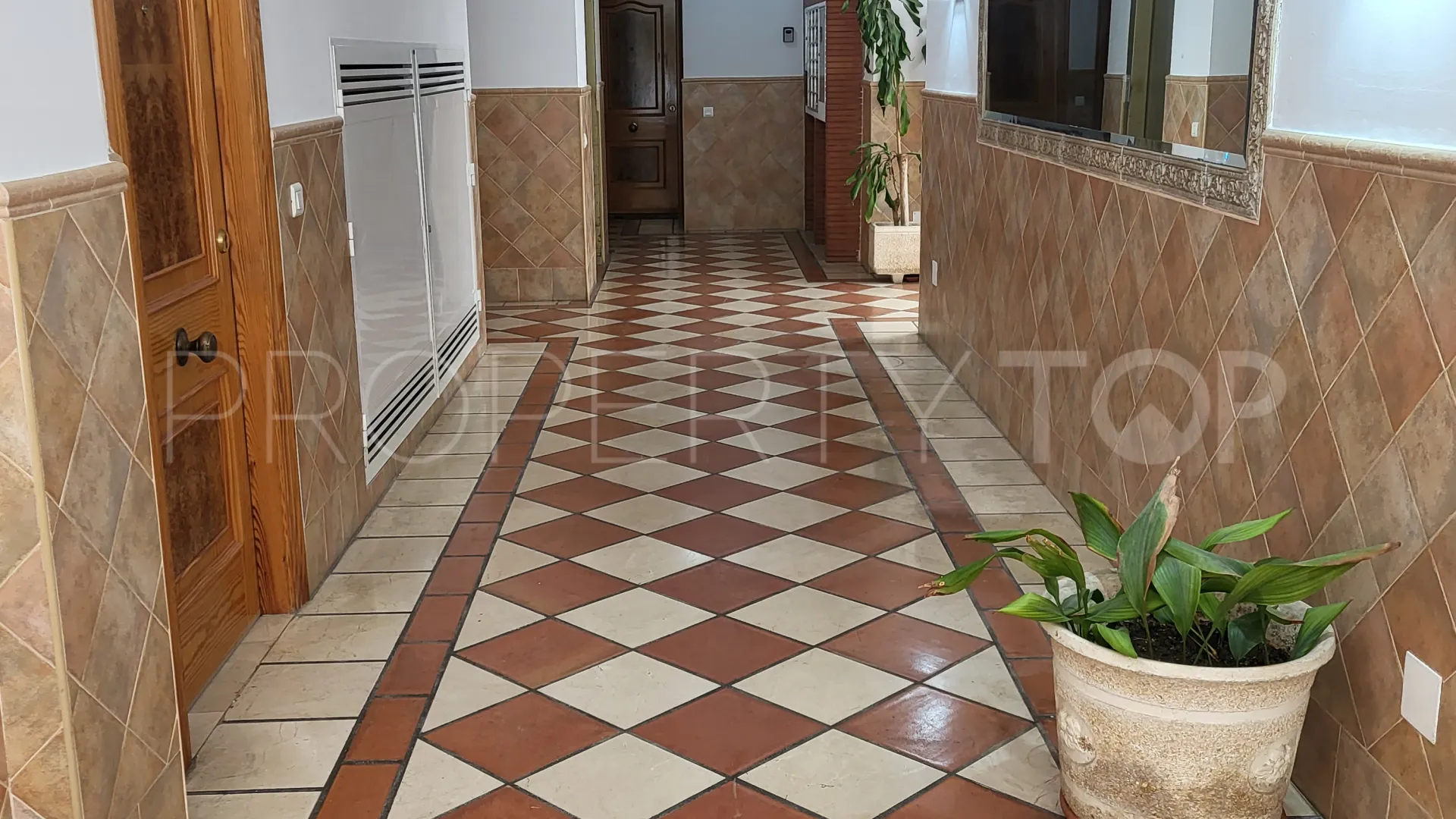 4 bedrooms Calvario ground floor apartment for sale