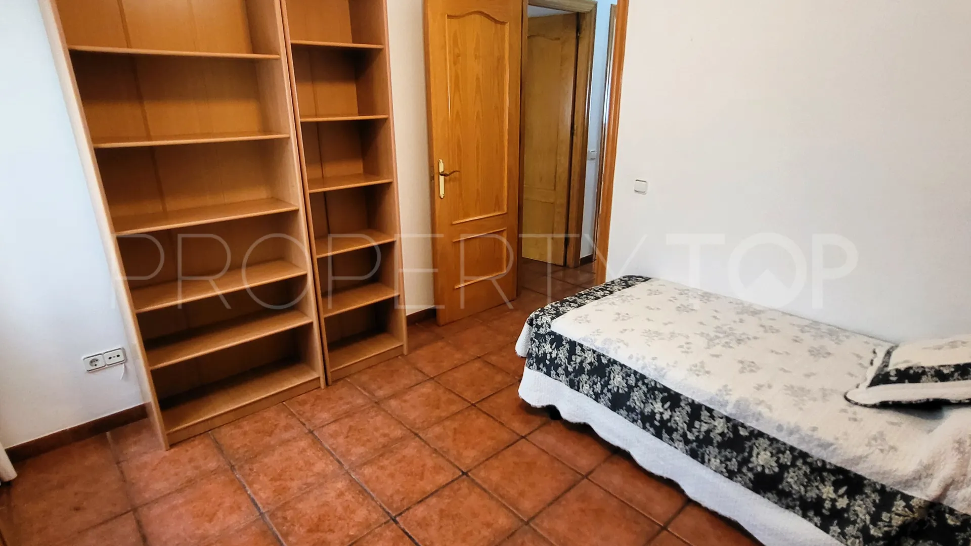 4 bedrooms Calvario ground floor apartment for sale