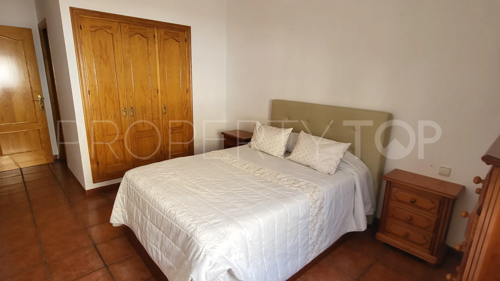 4 bedrooms Calvario ground floor apartment for sale