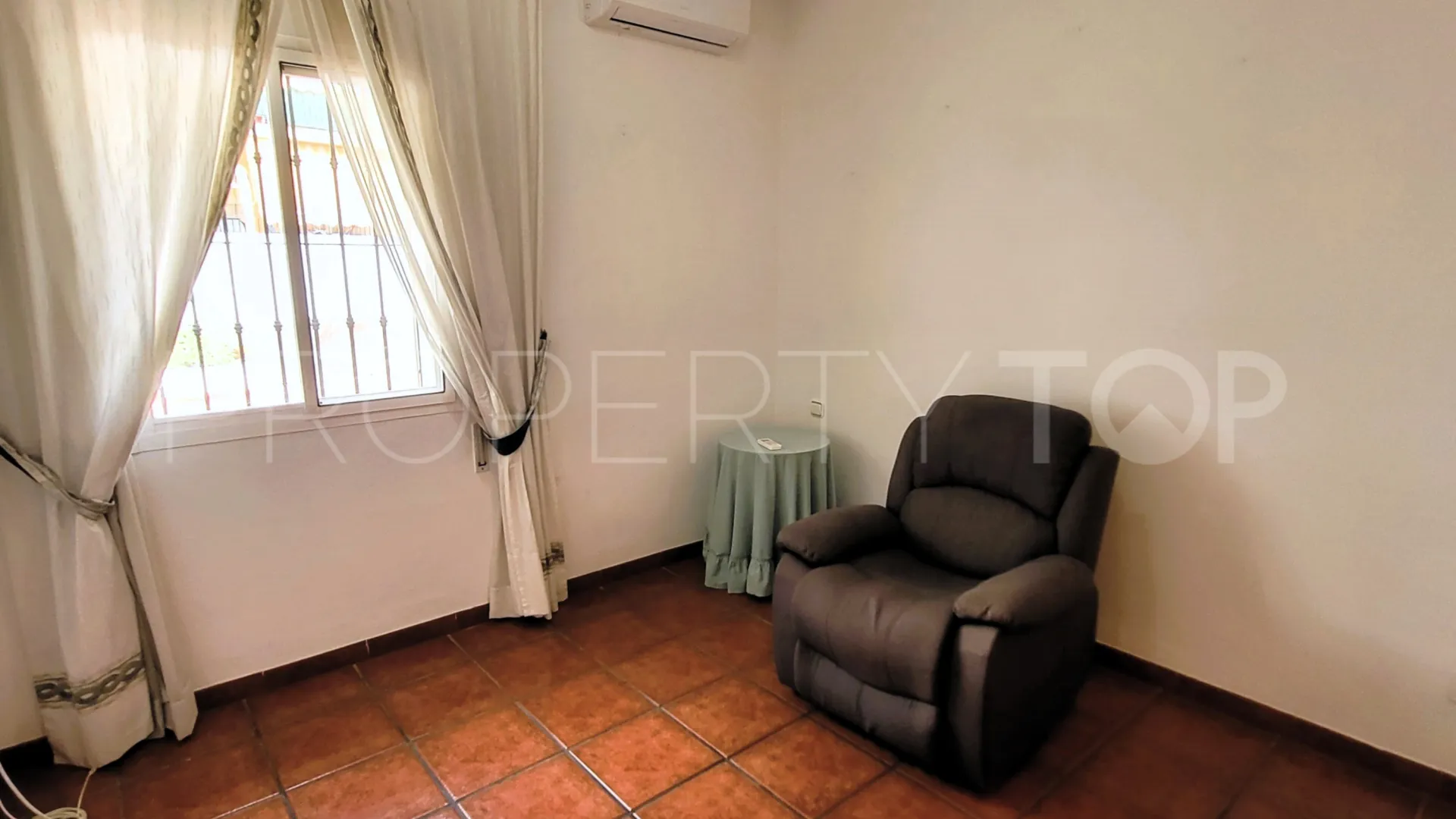 4 bedrooms Calvario ground floor apartment for sale