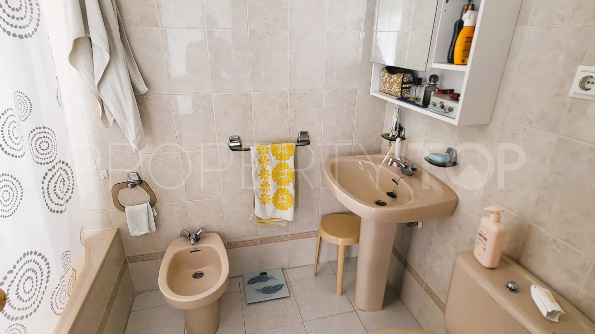 Apartment for sale in Avda de Andalucia - Sierra de Estepona with 3 bedrooms
