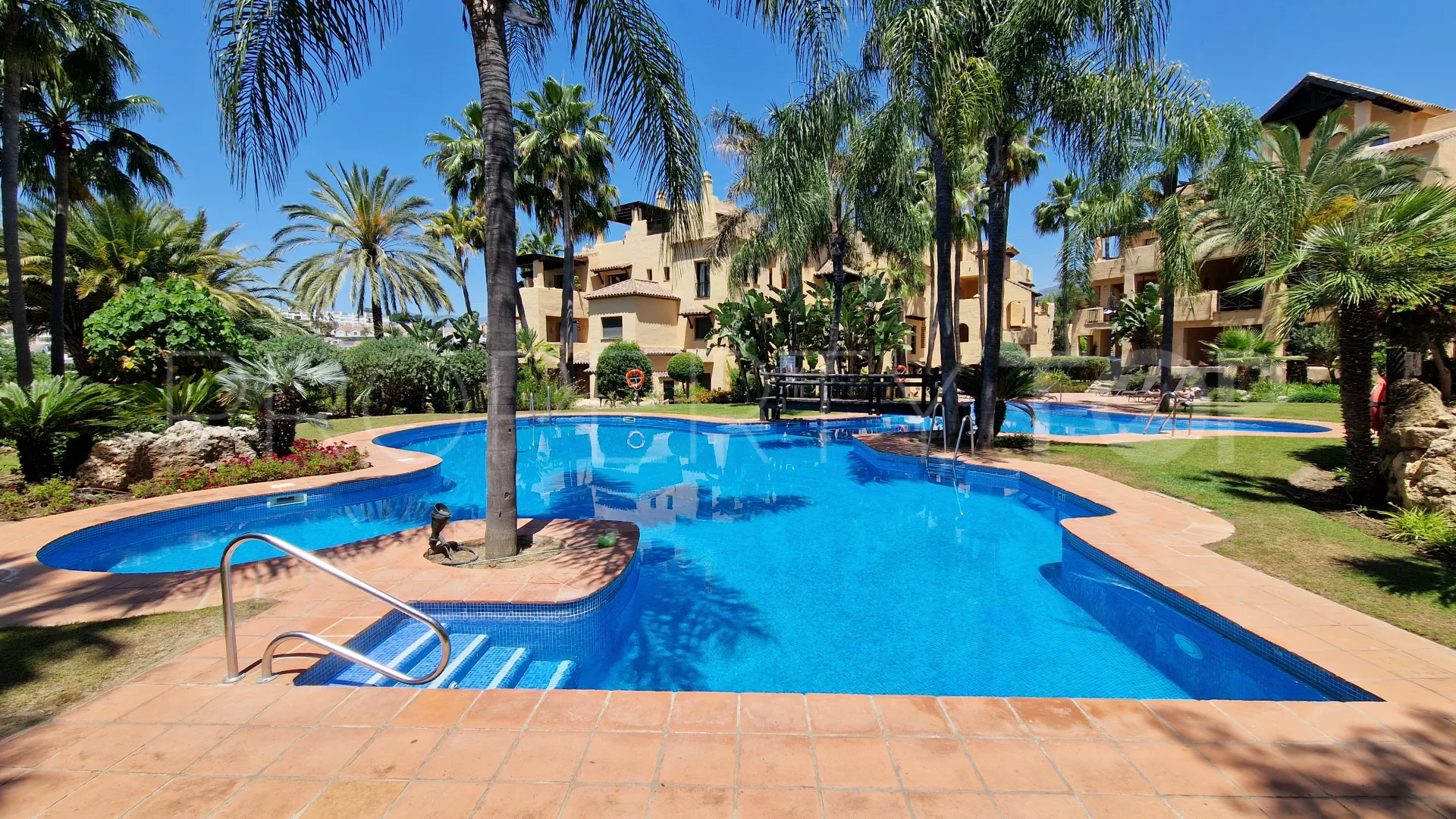 Apartamento planta baja con 2 dormitorios en venta en El Campanario