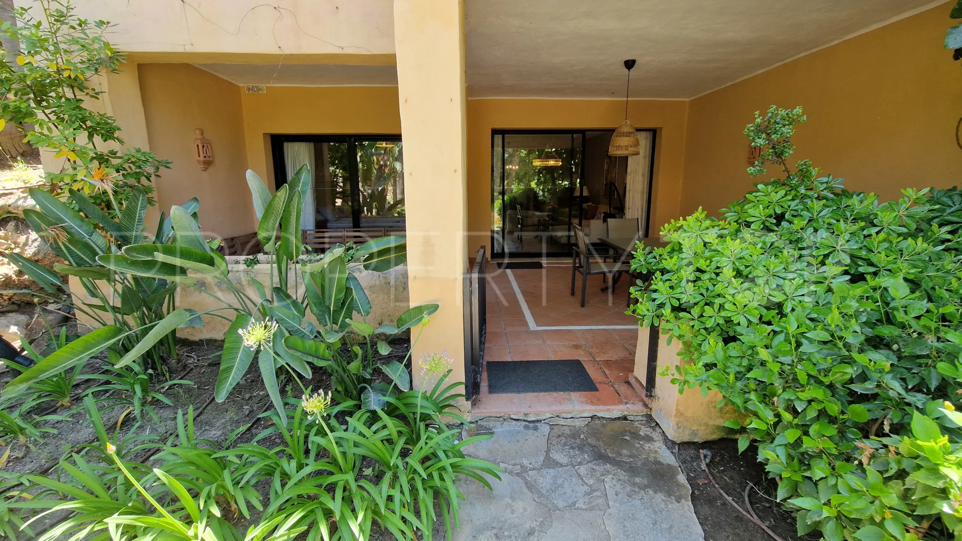 Apartamento planta baja con 2 dormitorios en venta en El Campanario
