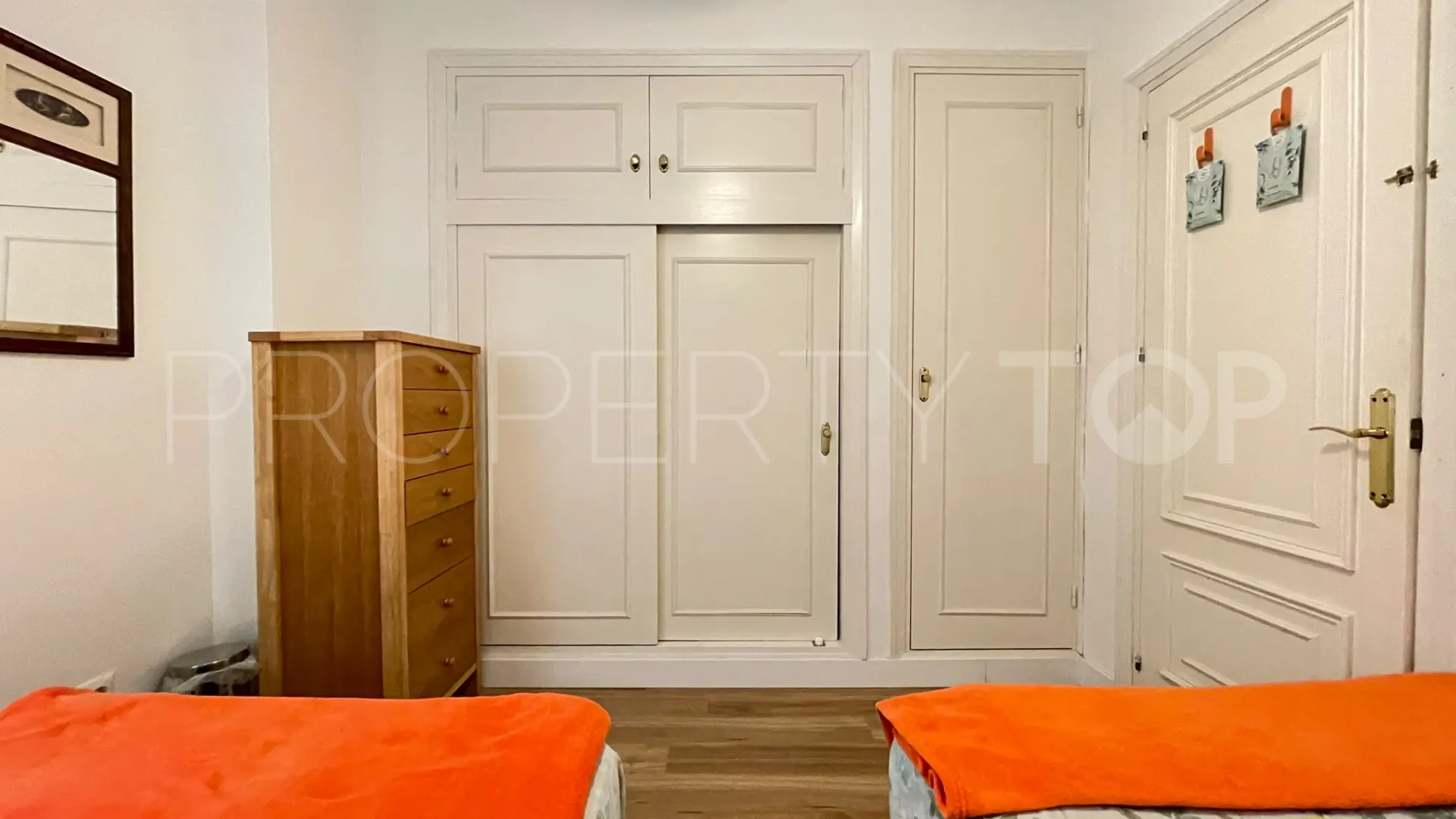 Estepona Centre 2 bedrooms apartment for sale