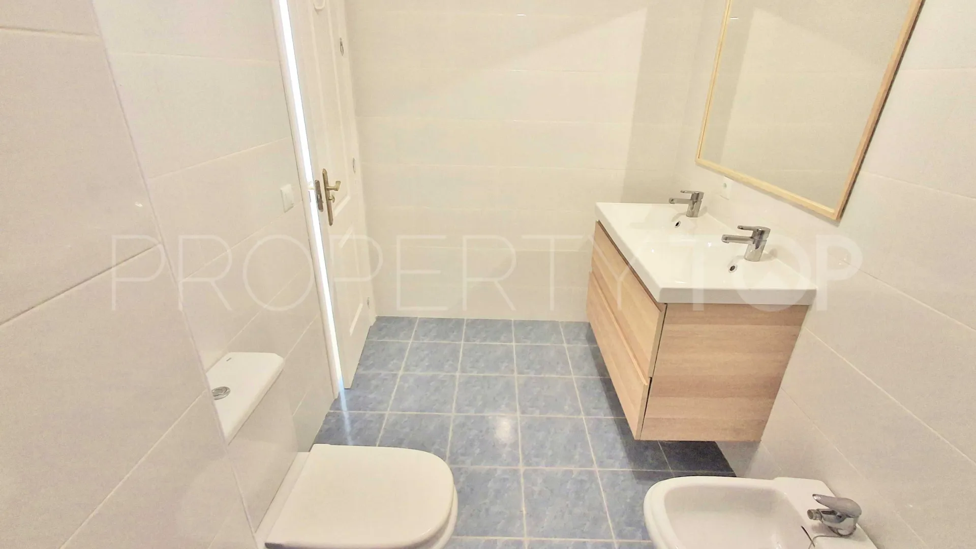 Buy flat with 2 bedrooms in Sabinillas