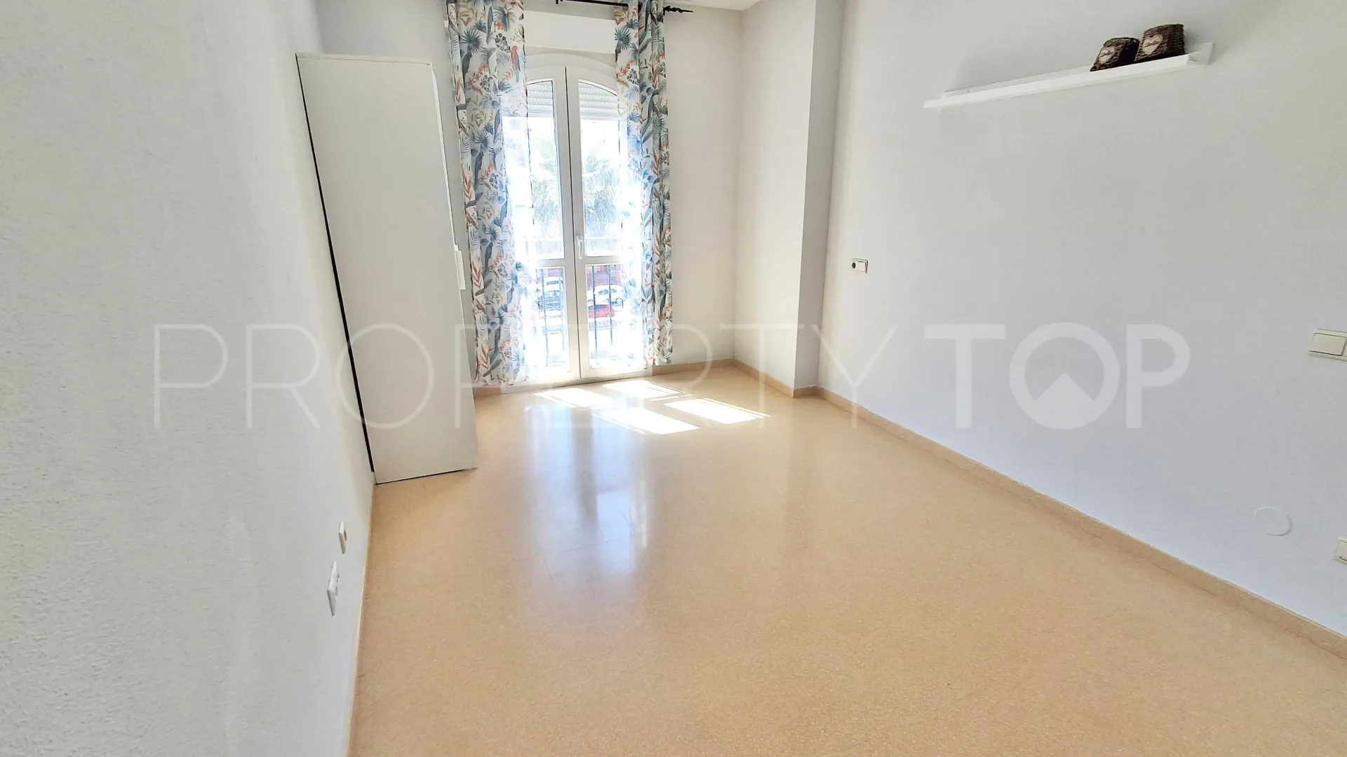 Buy flat with 2 bedrooms in Sabinillas