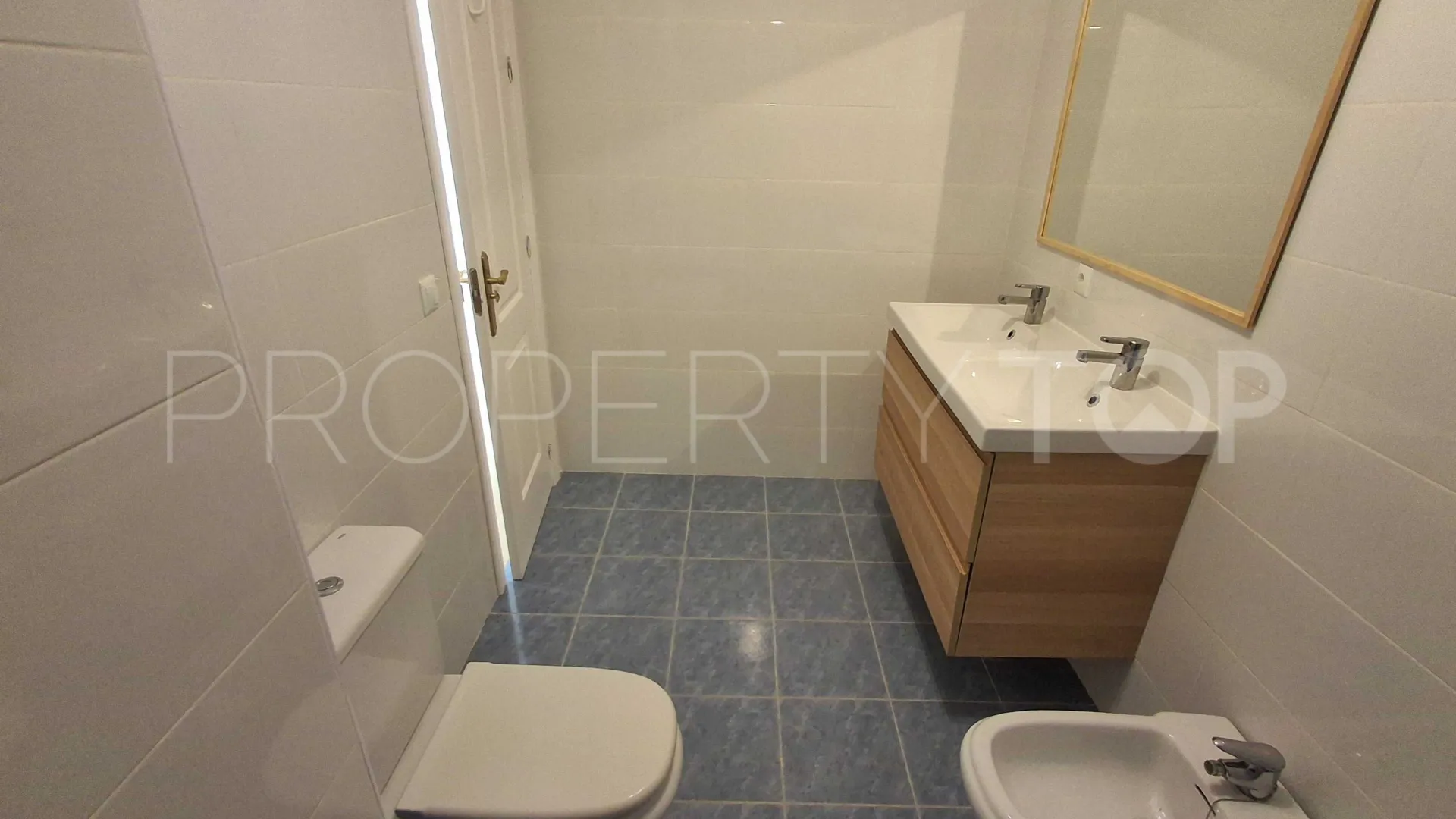 Buy flat with 2 bedrooms in Sabinillas
