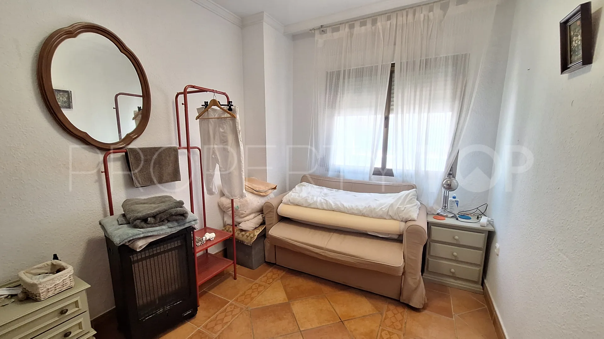 Se vende edificio con 5 dormitorios en Estepona Casco Antiguo