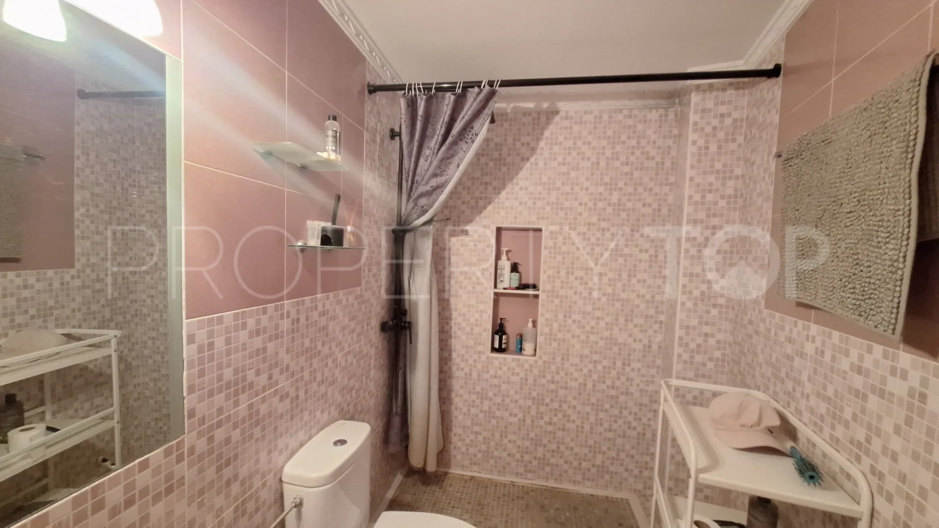 Se vende edificio con 5 dormitorios en Estepona Casco Antiguo