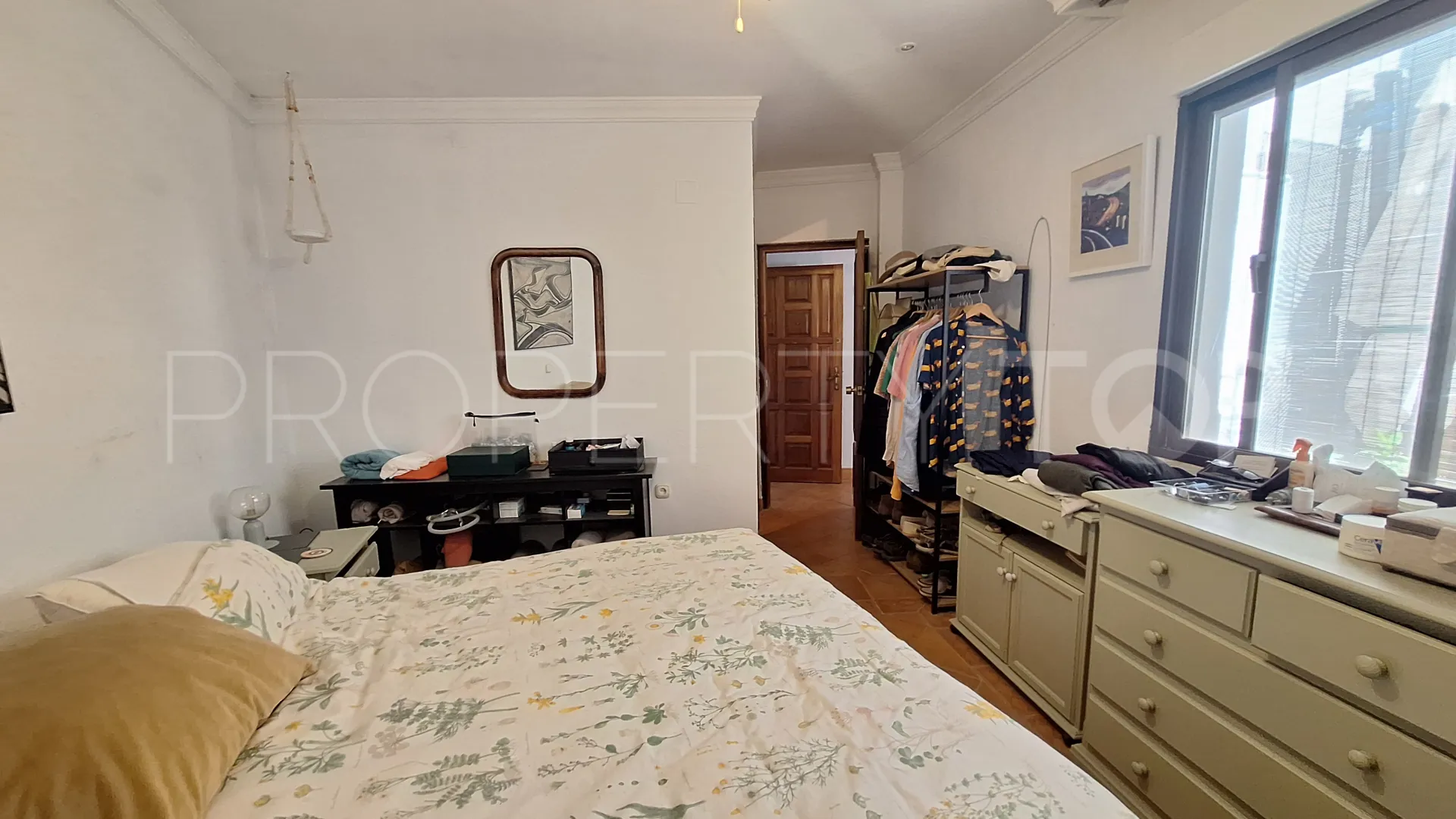 Se vende edificio con 5 dormitorios en Estepona Casco Antiguo