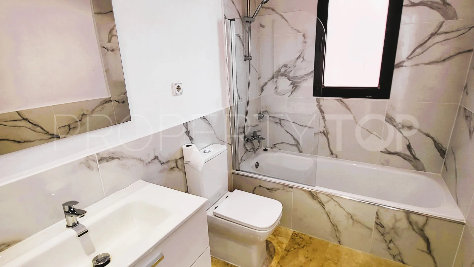 Atico duplex en venta en Costa Galera