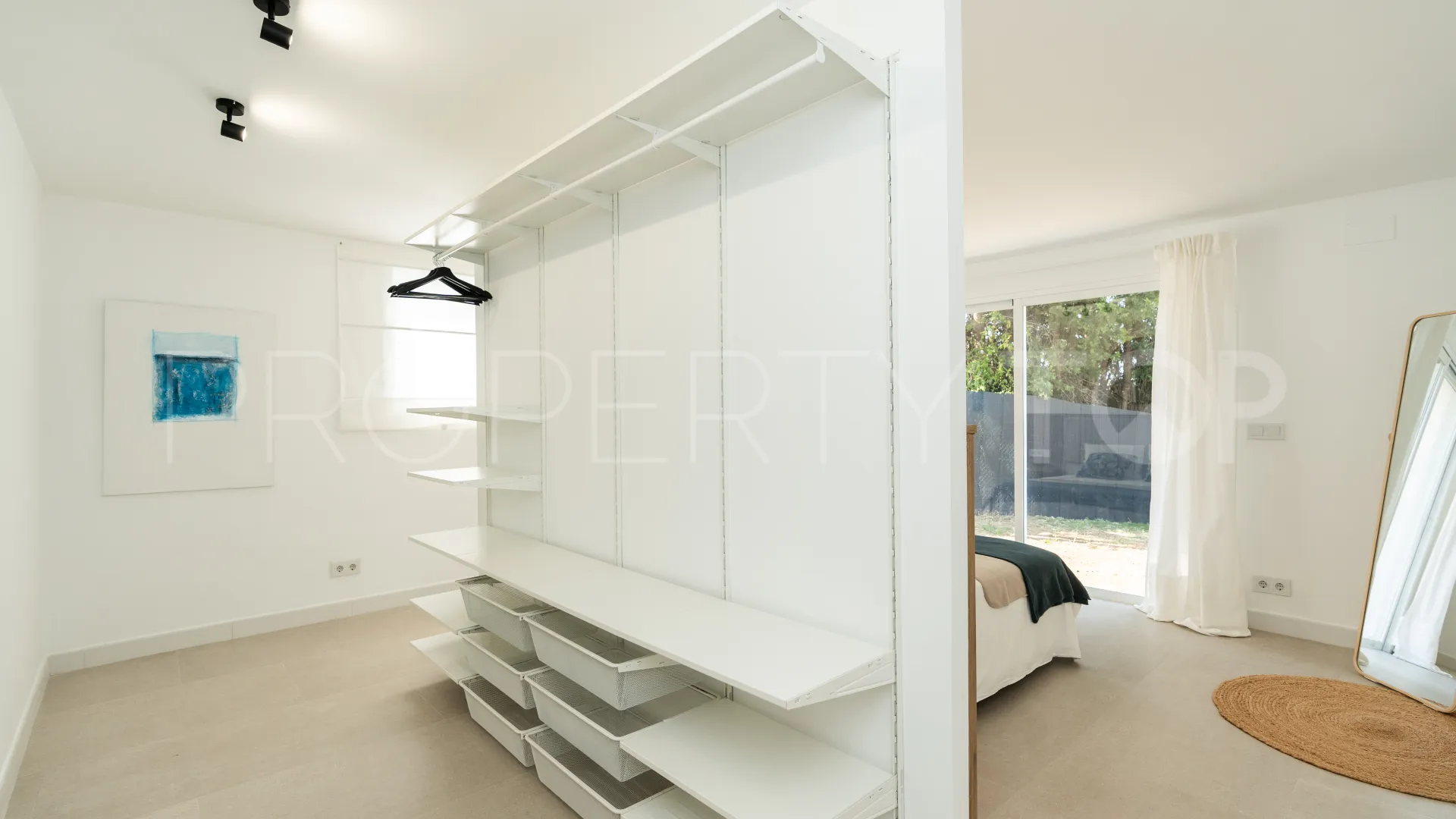 3 bedrooms Estepona West chalet for sale