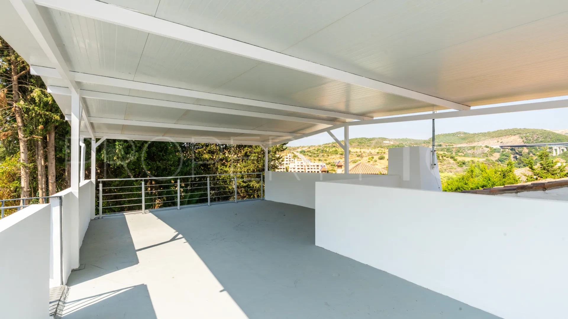 3 bedrooms Estepona West chalet for sale