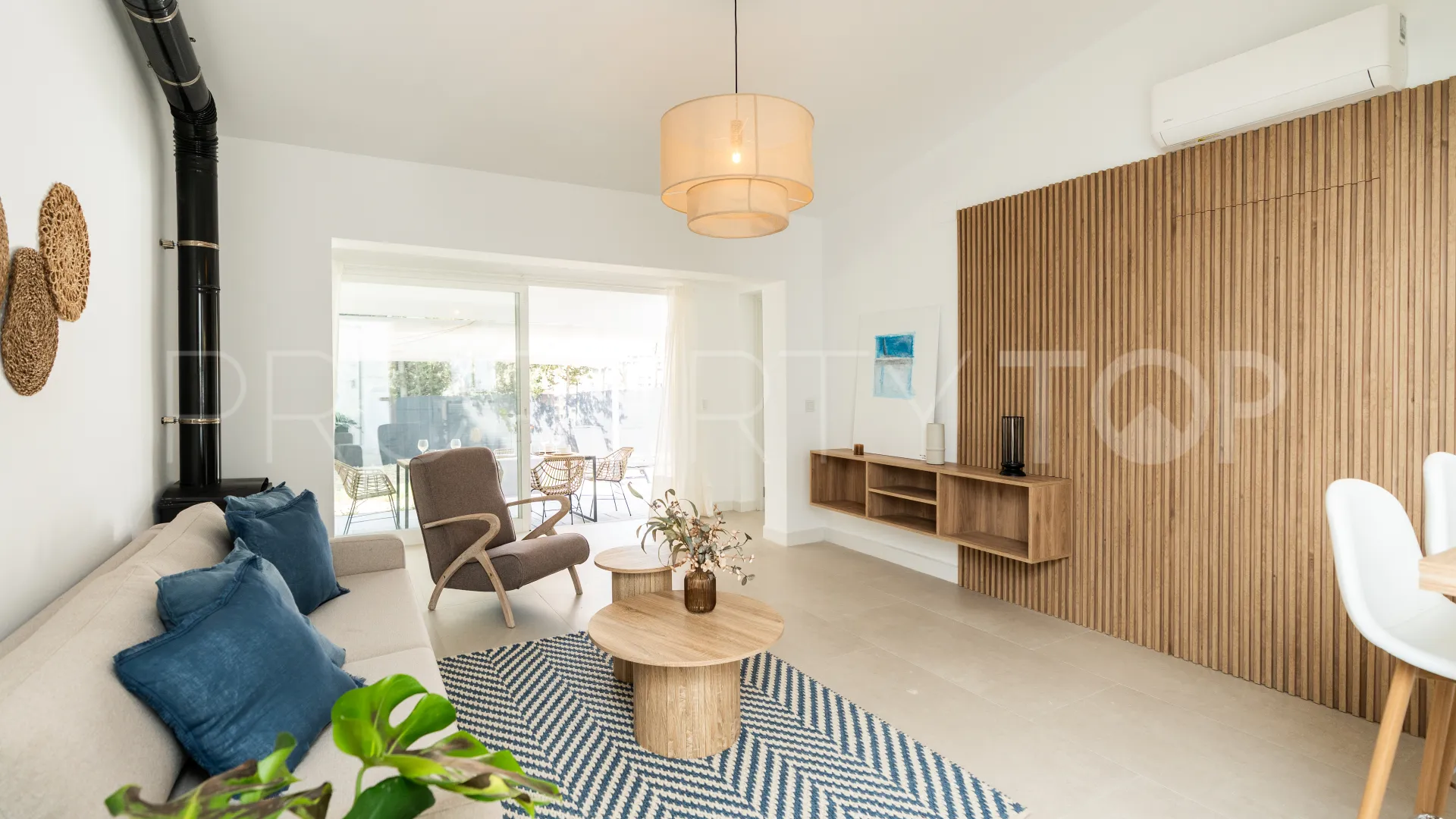 3 bedrooms Estepona West chalet for sale