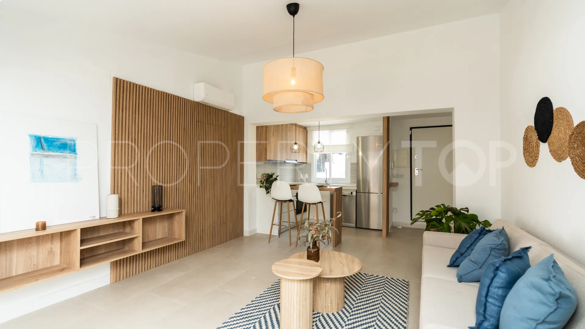 3 bedrooms Estepona West chalet for sale