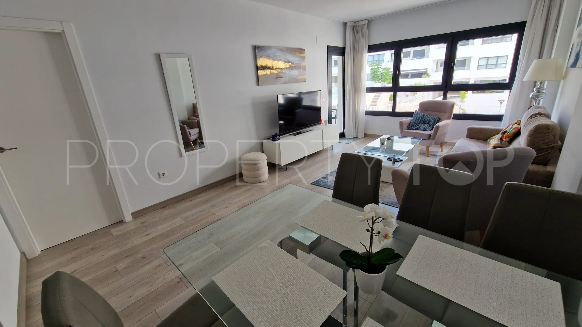 Buy Avda de Andalucia - Sierra de Estepona 2 bedrooms apartment