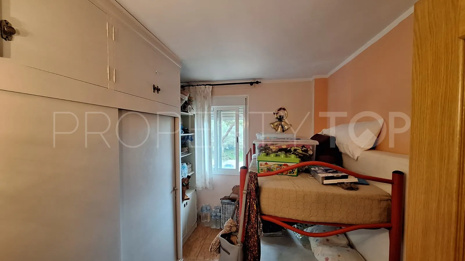 Apartamento de 3 dormitorios en venta en Estepona Oeste