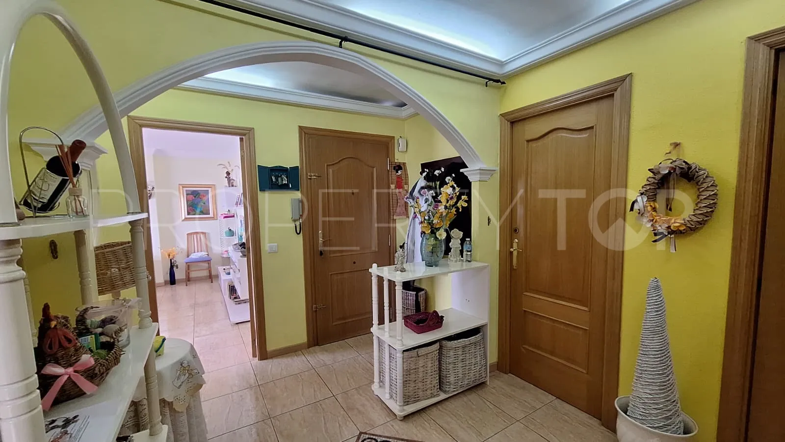 Apartamento de 3 dormitorios en venta en Estepona Oeste