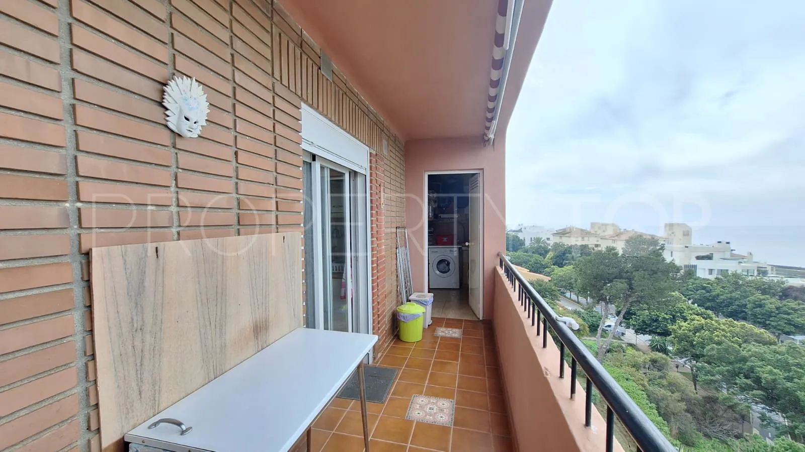 Apartamento de 3 dormitorios en venta en Estepona Oeste