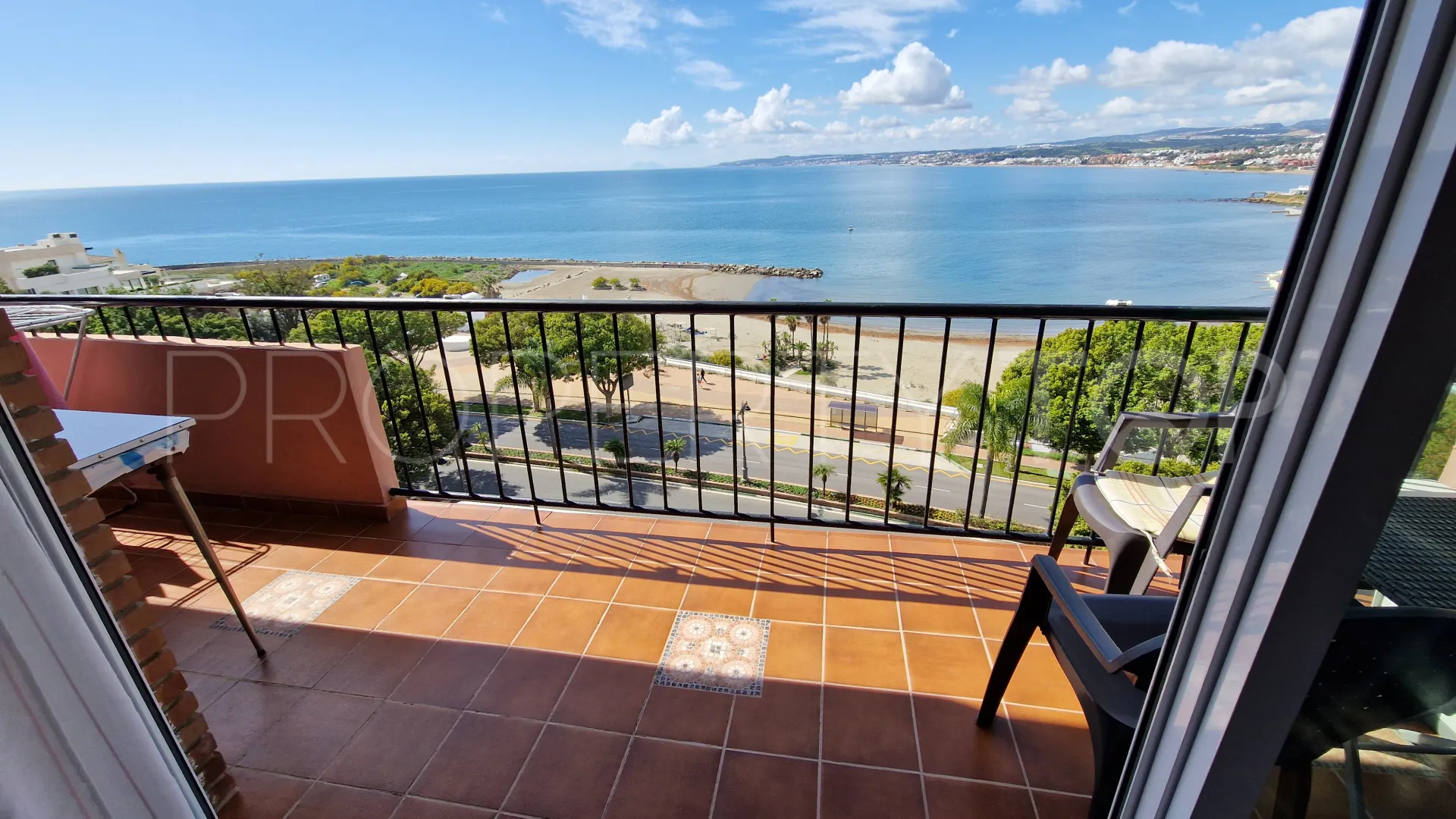 Apartamento de 3 dormitorios en venta en Estepona Oeste