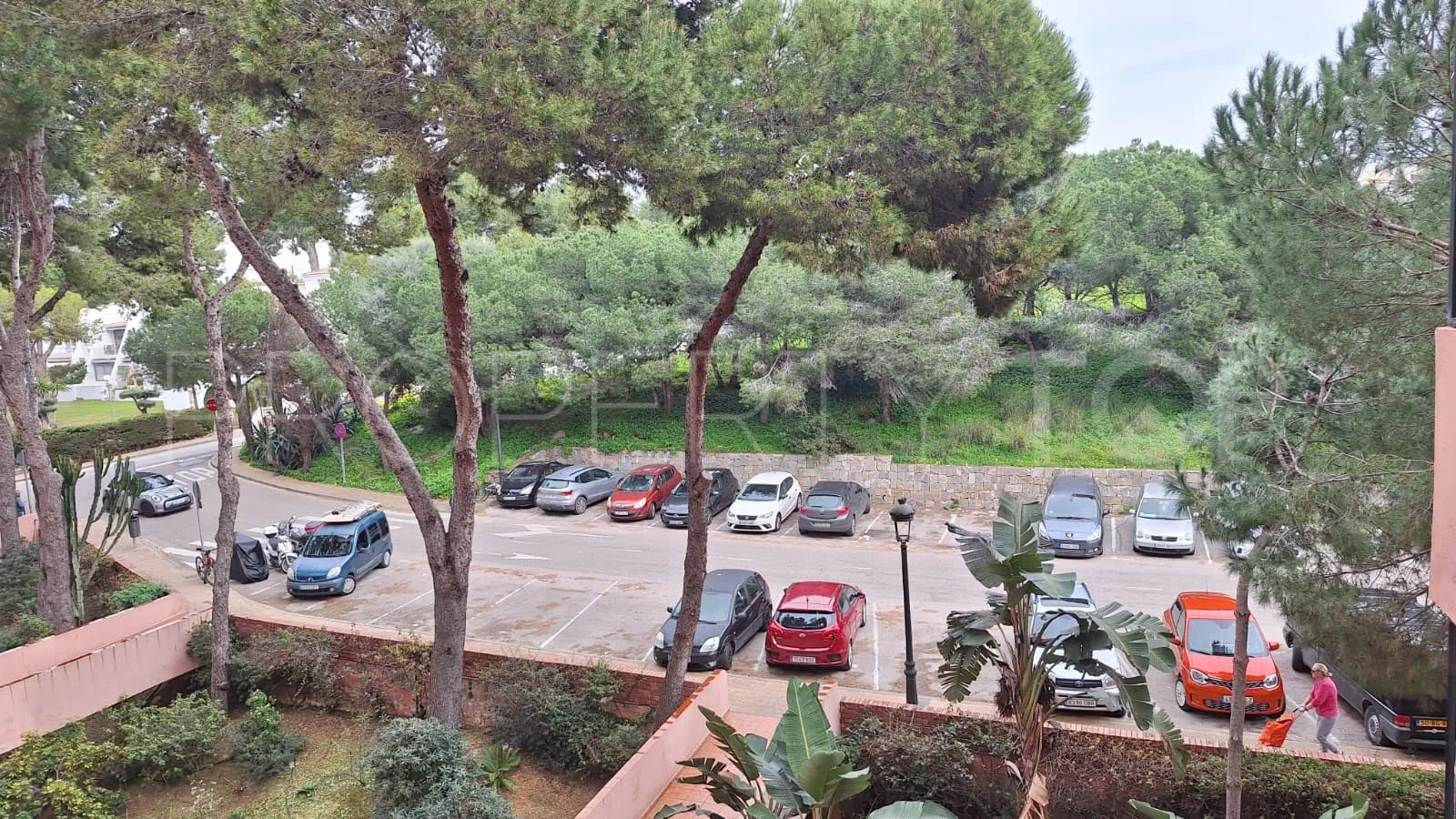 Apartamento de 3 dormitorios en venta en Estepona Oeste