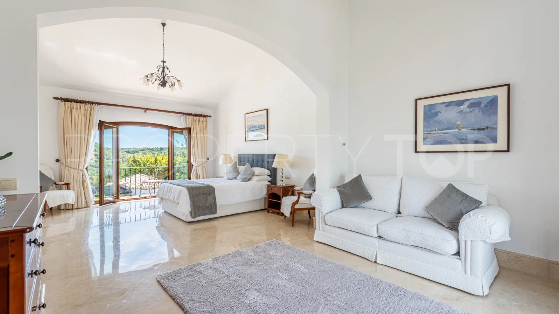 Se vende villa con 7 dormitorios en Zona F