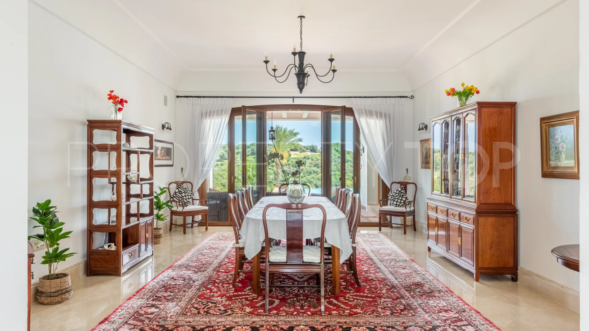 Se vende villa con 7 dormitorios en Zona F