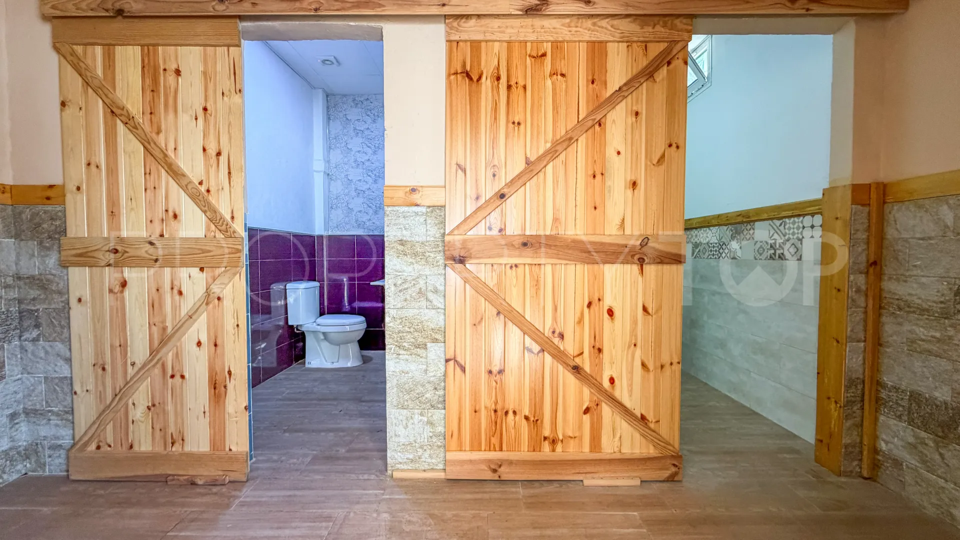 Palmones commercial premises for sale