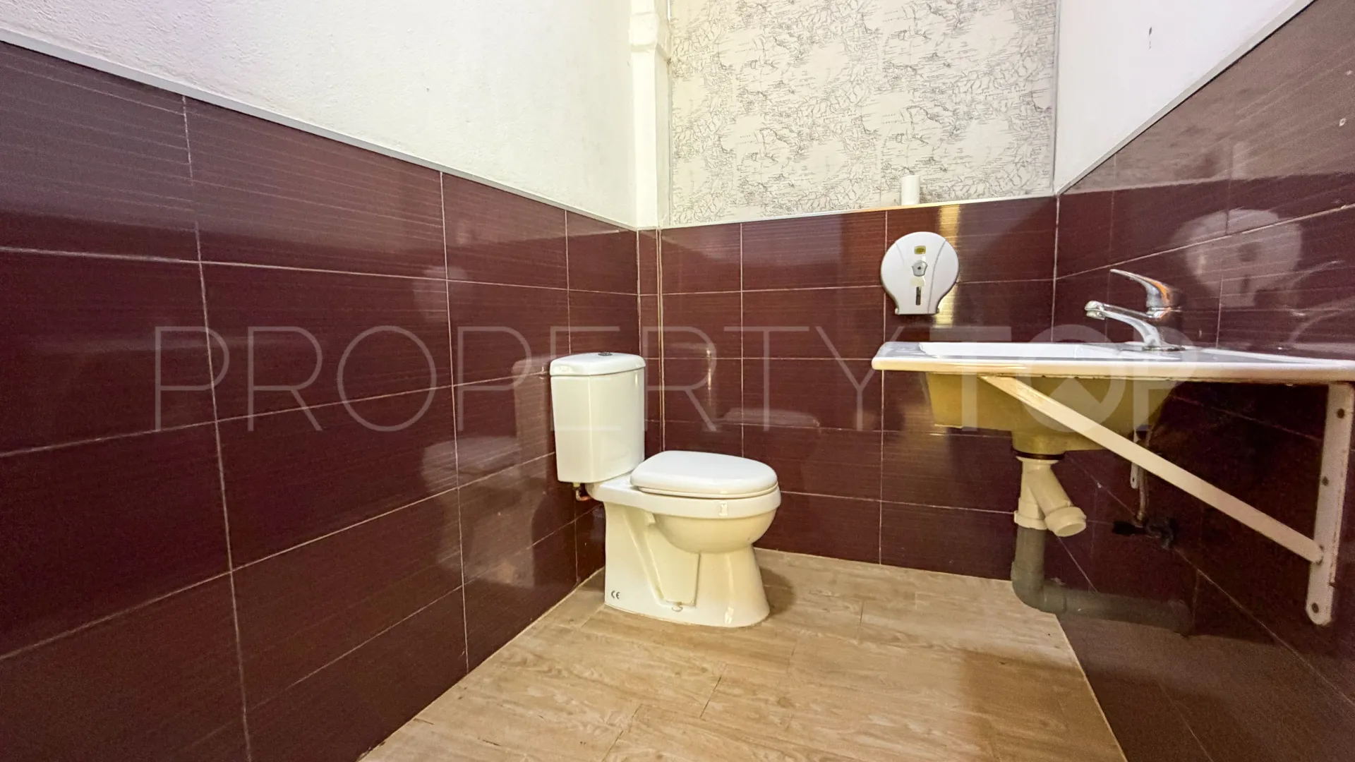 Palmones commercial premises for sale