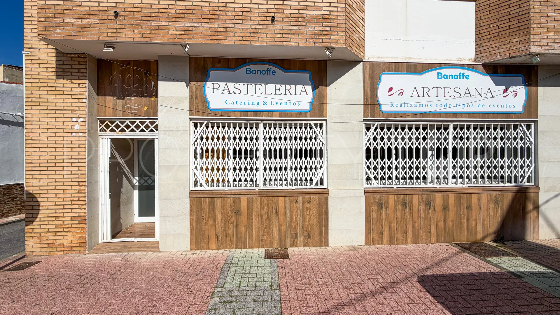 Palmones commercial premises for sale