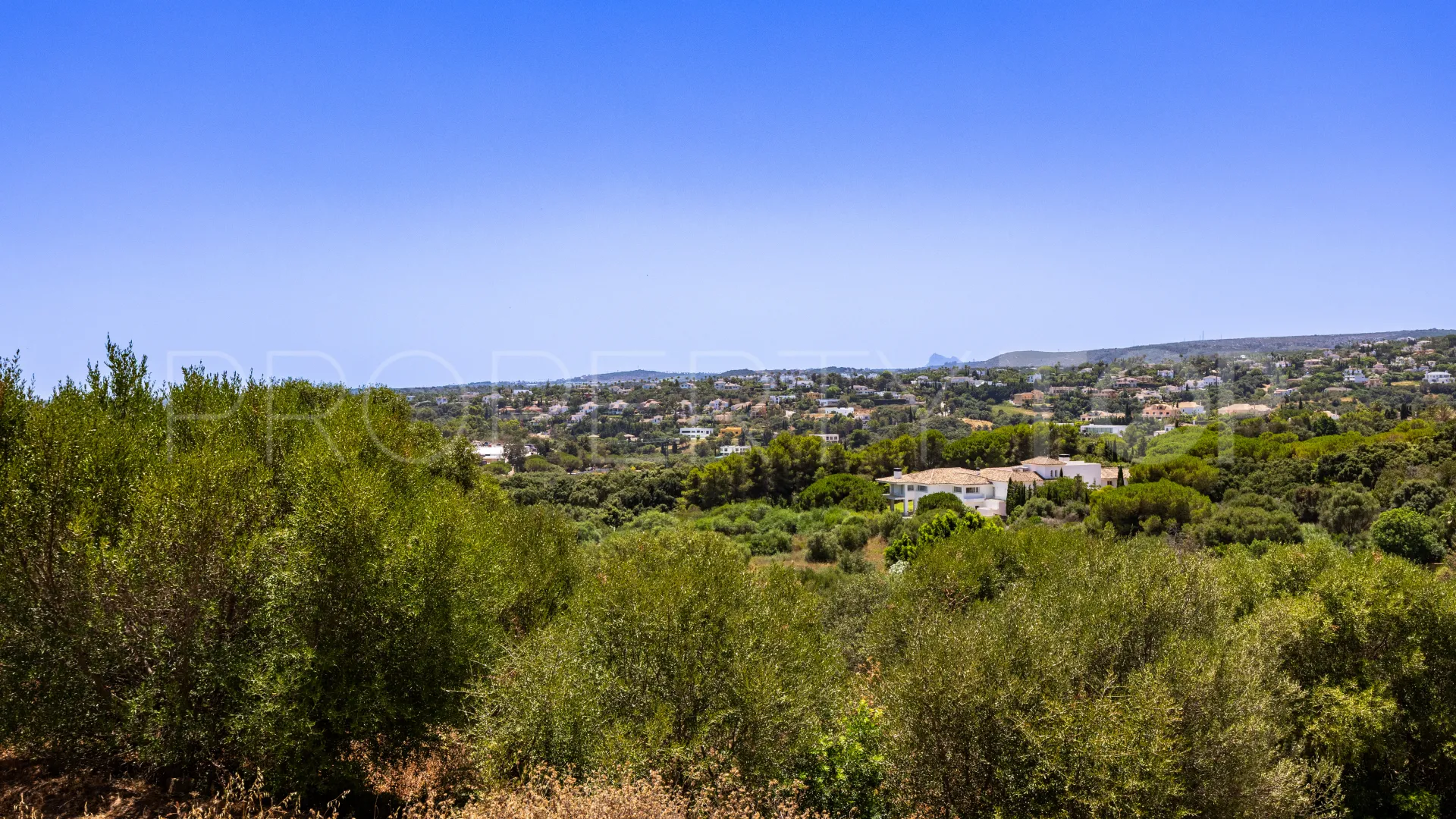 For sale plot in Zona L