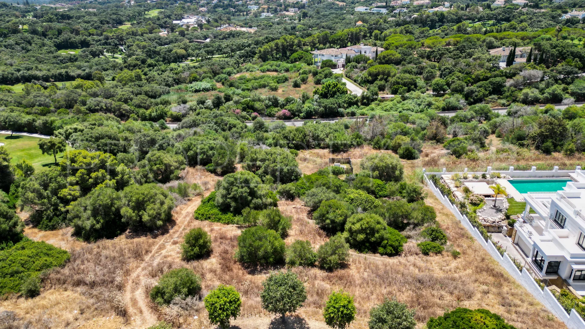 For sale plot in Zona L