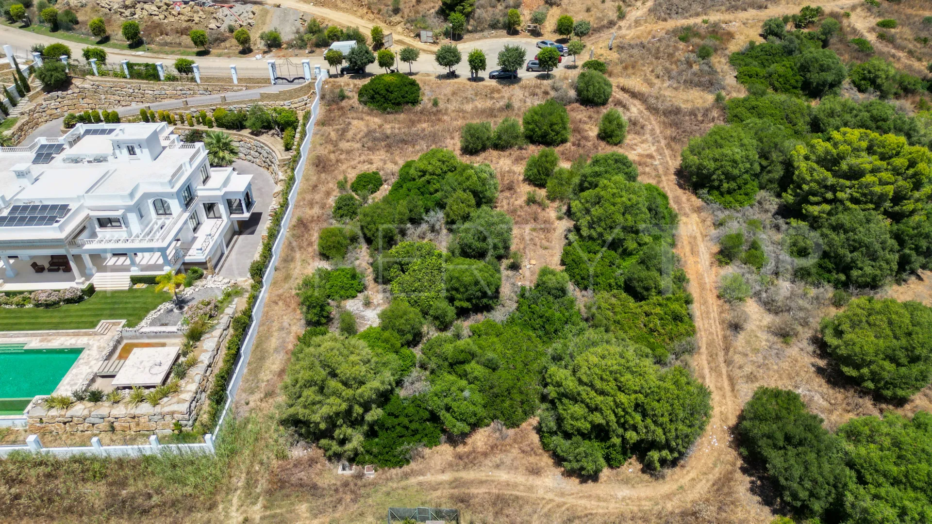 For sale plot in Zona L